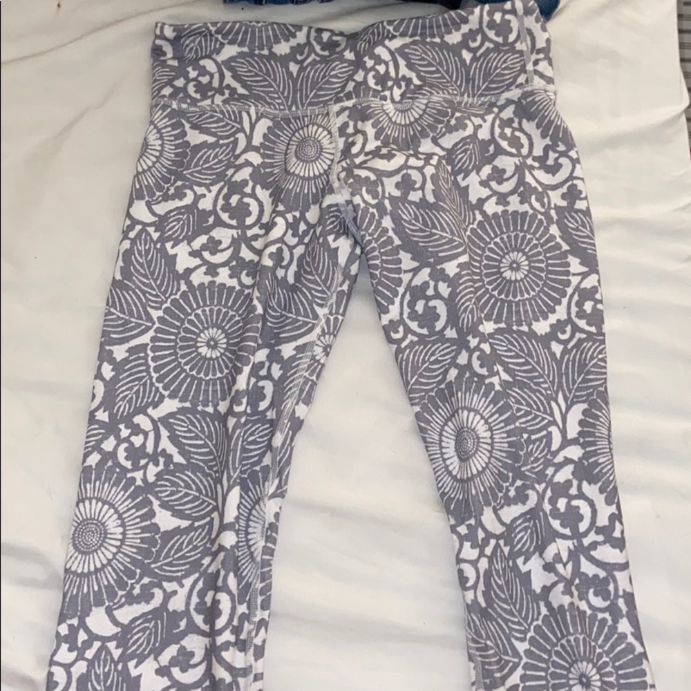 Lululemon floral Size 8